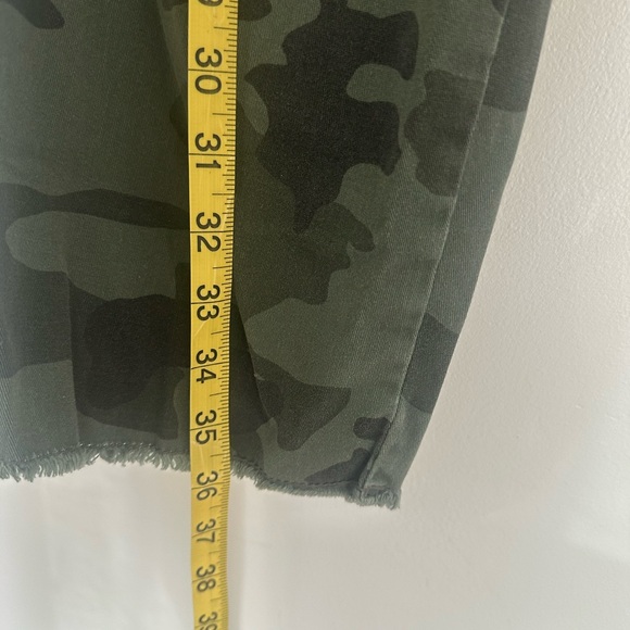 Supplies Women’s Size 14 Camo‎ Cargo Pants Raw Hem - Picture 8 of 8